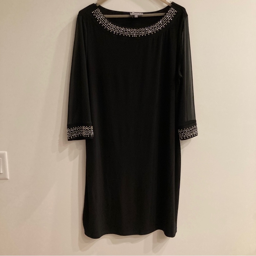 LAURA black dress.